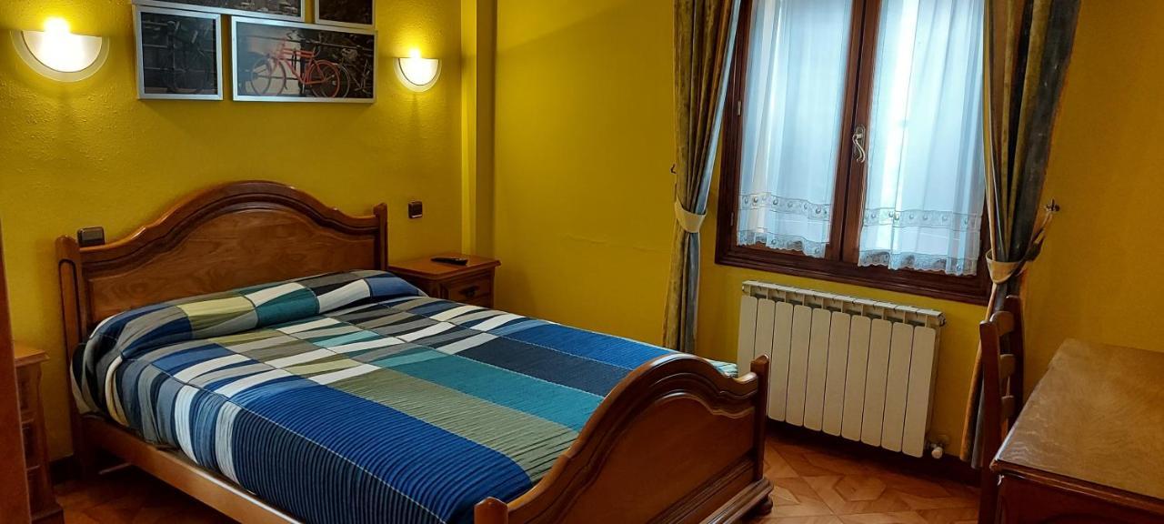 Hotel Rural Bereau Лесака Екстер'єр фото