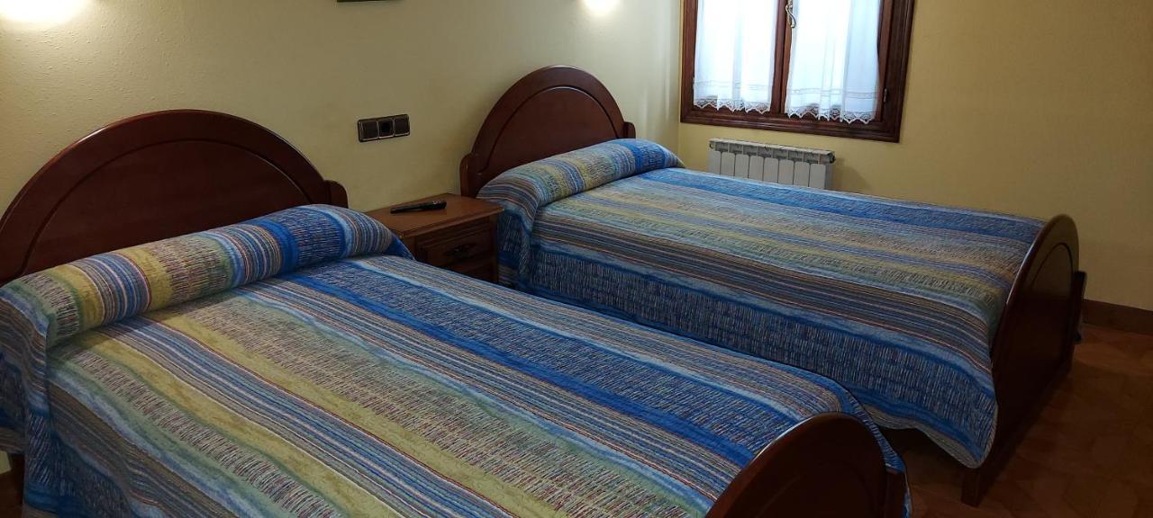 Hotel Rural Bereau Лесака Екстер'єр фото